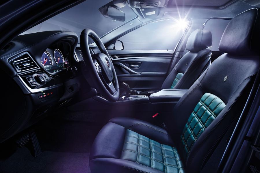 Интерьер Alpina B5 Bi-Turbo Limousine Edition 50 (F10) 2015 года  (фото 14 из 26)